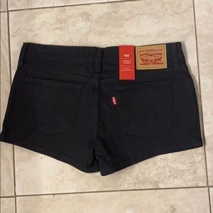 Levi Black Shortie Short size 27